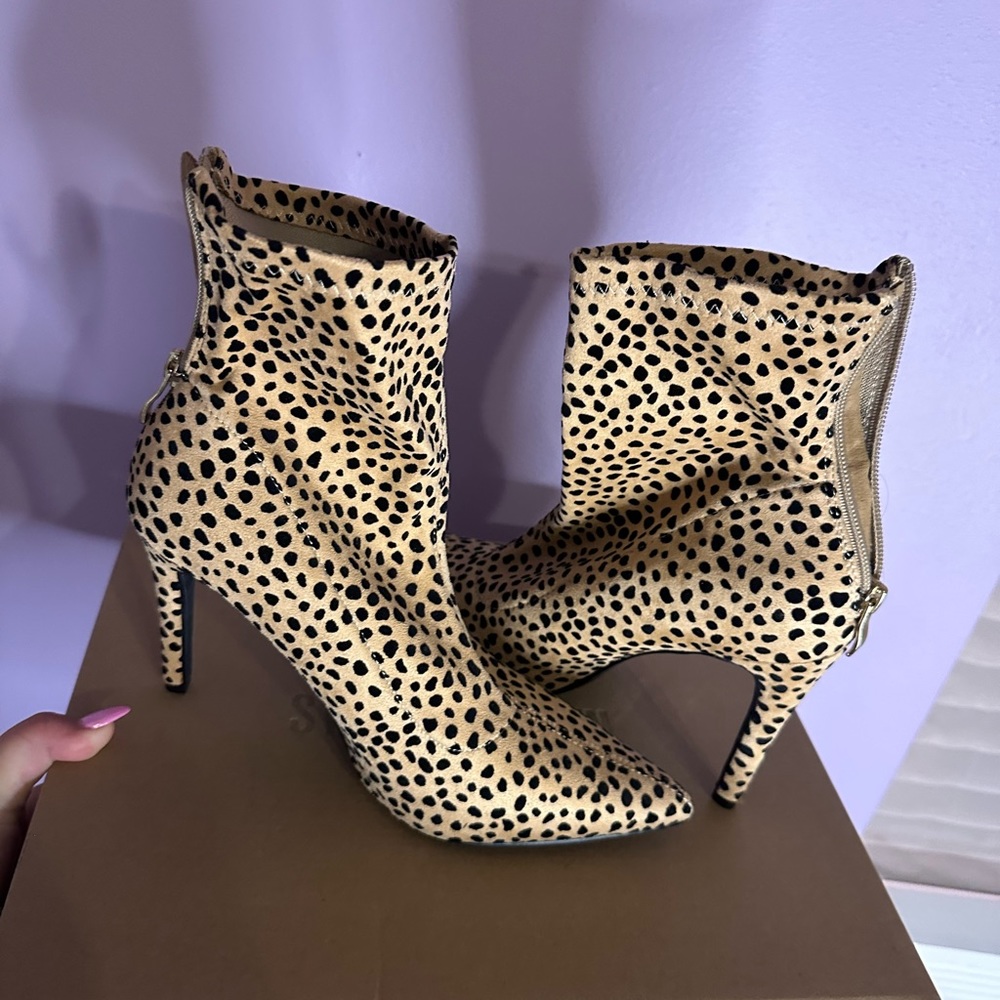 JustFab Leopard size 9 booties